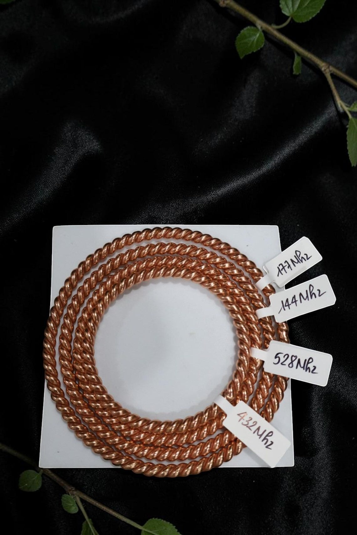 Mặt dây chuyền đồng xoắn kép abusta.viking với pha lê thạch anh, công cụ năng lượng hình học thiêng liêng.