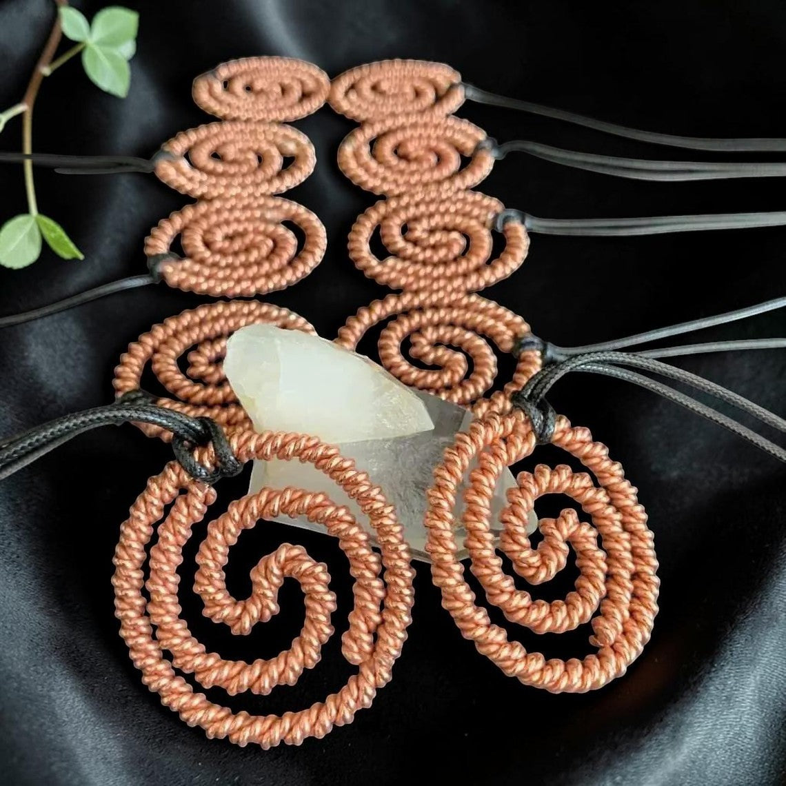 abusta.viking - Vòng xoắn đồng nguyên chất, dụng cụ năng lượng hình học thiêng liêng, chế tác thủ công tinh xảo.