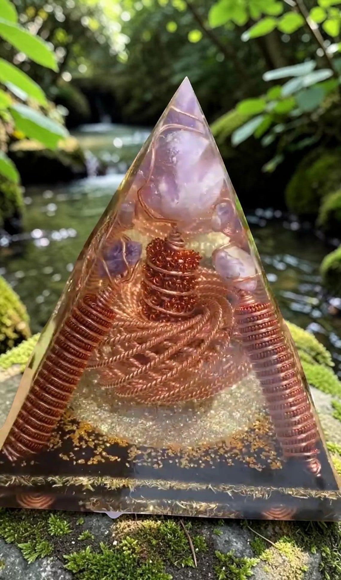 Tháp orgone abusta.viking bằng đồng nguyên chất xoắn với đá thạch anh tím, công cụ năng lượng hỗ trợ thiền định và bảo vệ EMF.