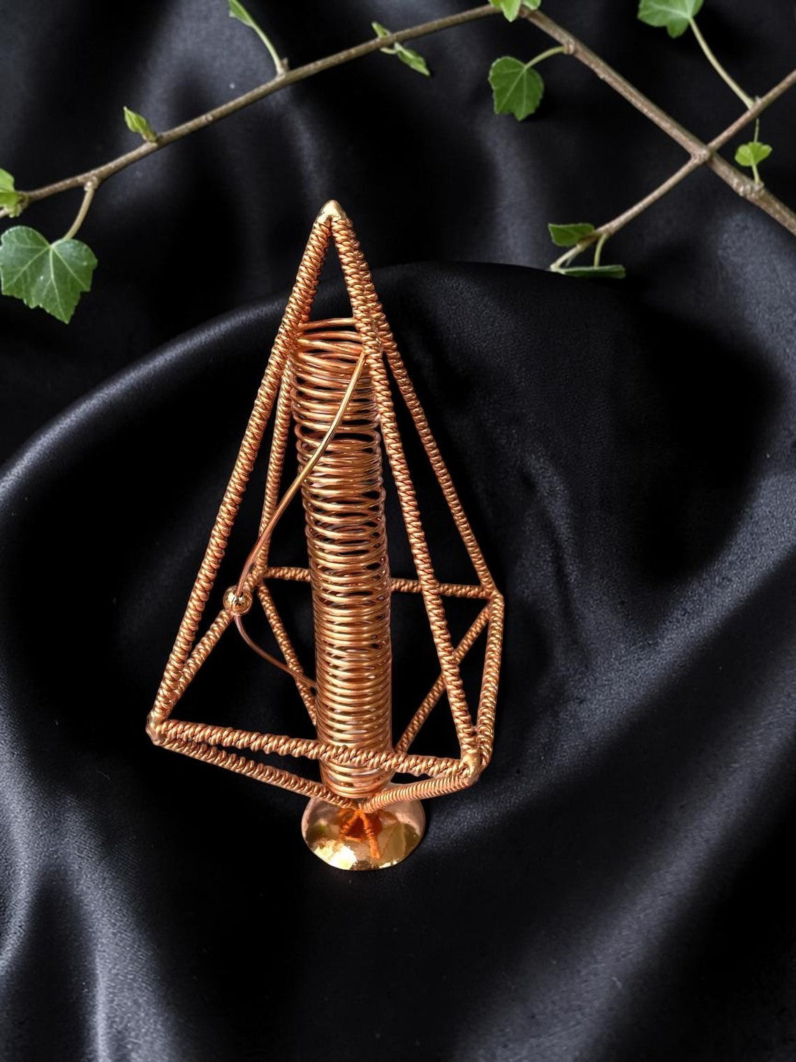Mặt dây chuyền năng lượng đồng Triskelion 144Mhz abusta.viking, chế tác thủ công từ đồng nguyên chất, hình học thiêng liêng.