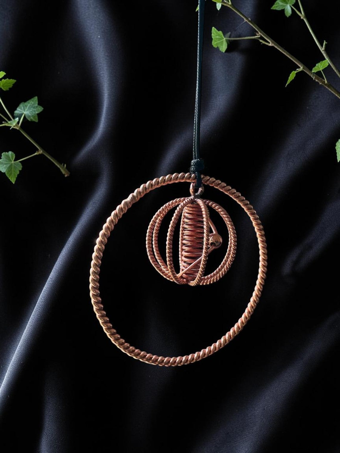 Vòng xoắn đồng nguyên chất 99,9% của abusta.viking, công cụ năng lượng hình học thiêng liêng, dùng để lọc nước, thanh lọc không gian.