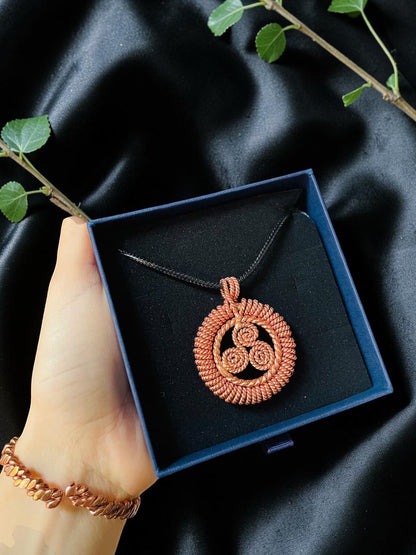 Mặt dây chuyền hình tròn bằng đồng nguyên chất abusta.viking, chạm khắc hoa văn xoắn ốc ba chiều tinh xảo, là công cụ năng lượng phong thủy.