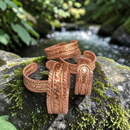 abusta.viking Vòng tay đồng nguyên chất thủ công, thiết kế hoa văn bện tinh xảo, màu đồng đỏ sáng bóng.