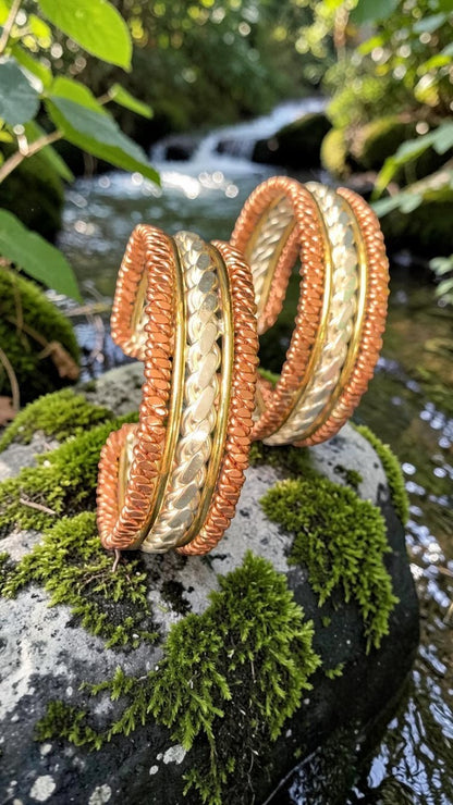 Vòng tay cuff bằng đồng và bạc thủ công abusta.viking, thiết kế xoắn ốc với các chi tiết bện.