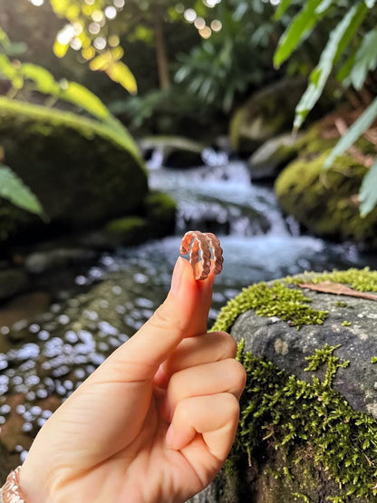 Kim cương orgonite hình kim tự tháp năng lượng xoắn ốc bằng đồng nguyên chất, công cụ năng lượng thủ công cho cân bằng chakra và bảo vệ EMF.