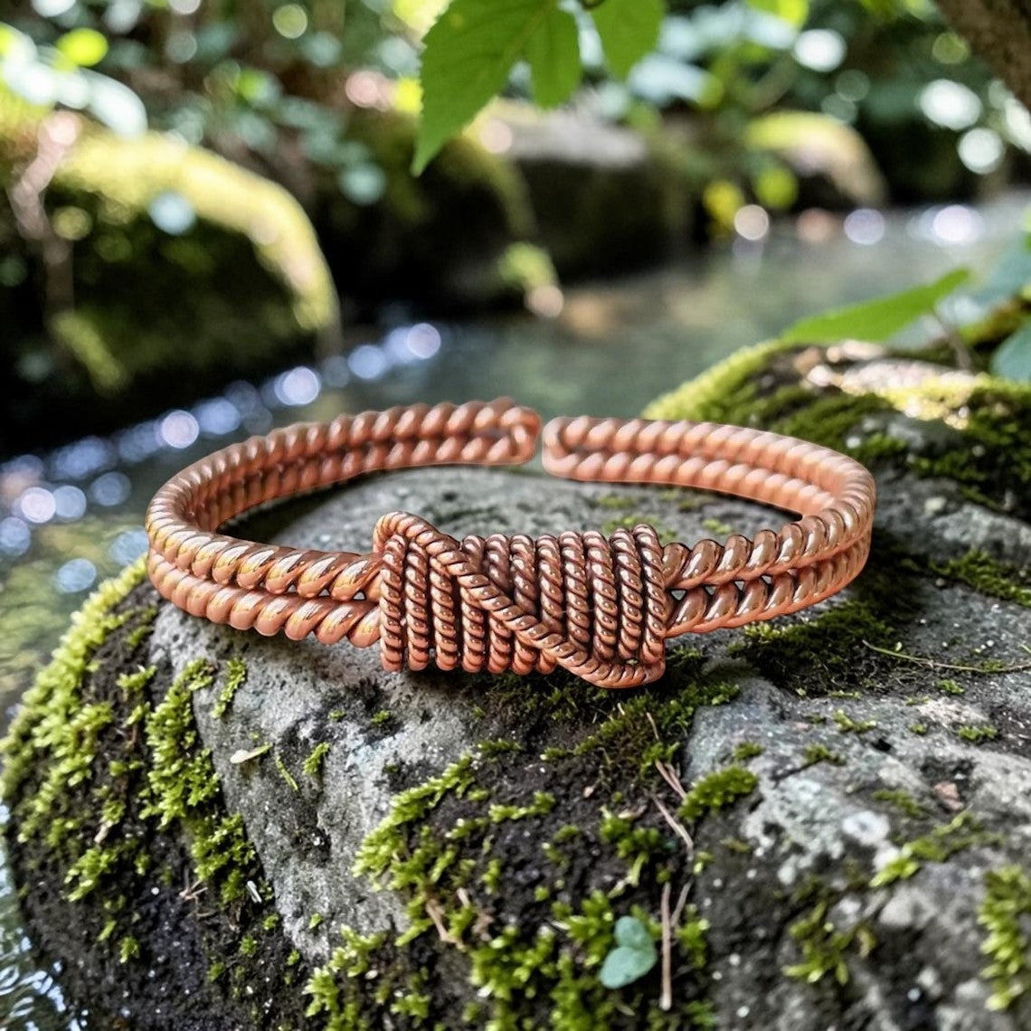 Vòng tay đồng đỏ thủ công abusta.viking, thiết kế xoắn đôi với nút thắt trung tâm, phong cách trang sức năng lượng.