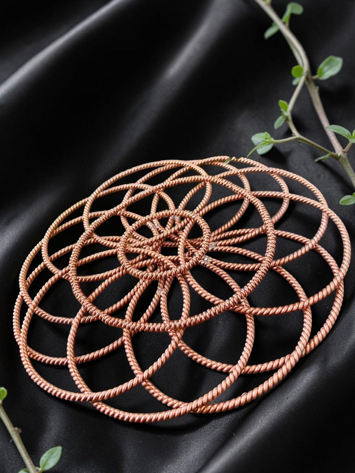 abusta.viking Kim tự tháp năng lượng bằng đồng thủ công, dụng cụ năng lượng hình học thiêng liêng bằng đồng nguyên chất.