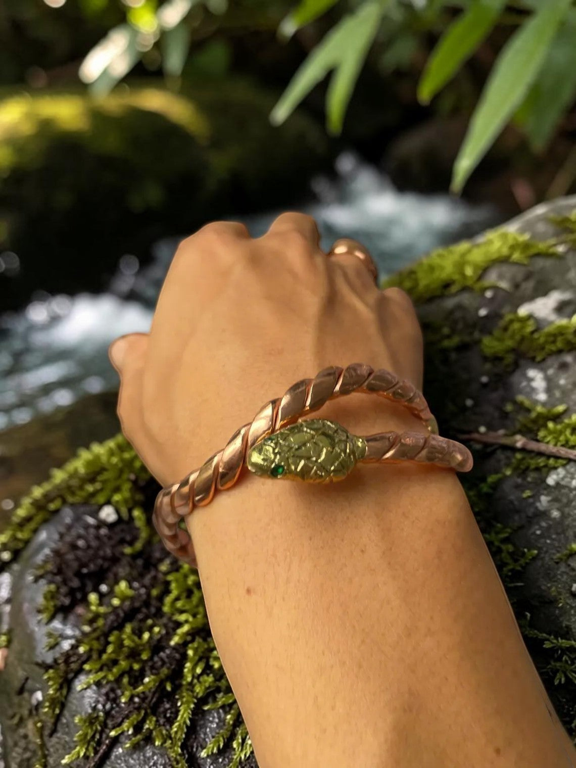 Vòng tay đồng xoắn tối giản abusta.viking hình đầu rắn, chất liệu đồng nguyên chất, trang sức năng lượng.