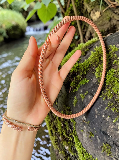 Vòng cổ orgonite hình torus bằng đồng nguyên chất thủ công của abusta.viking, dây xoắn tinh xảo, công cụ năng lượng.