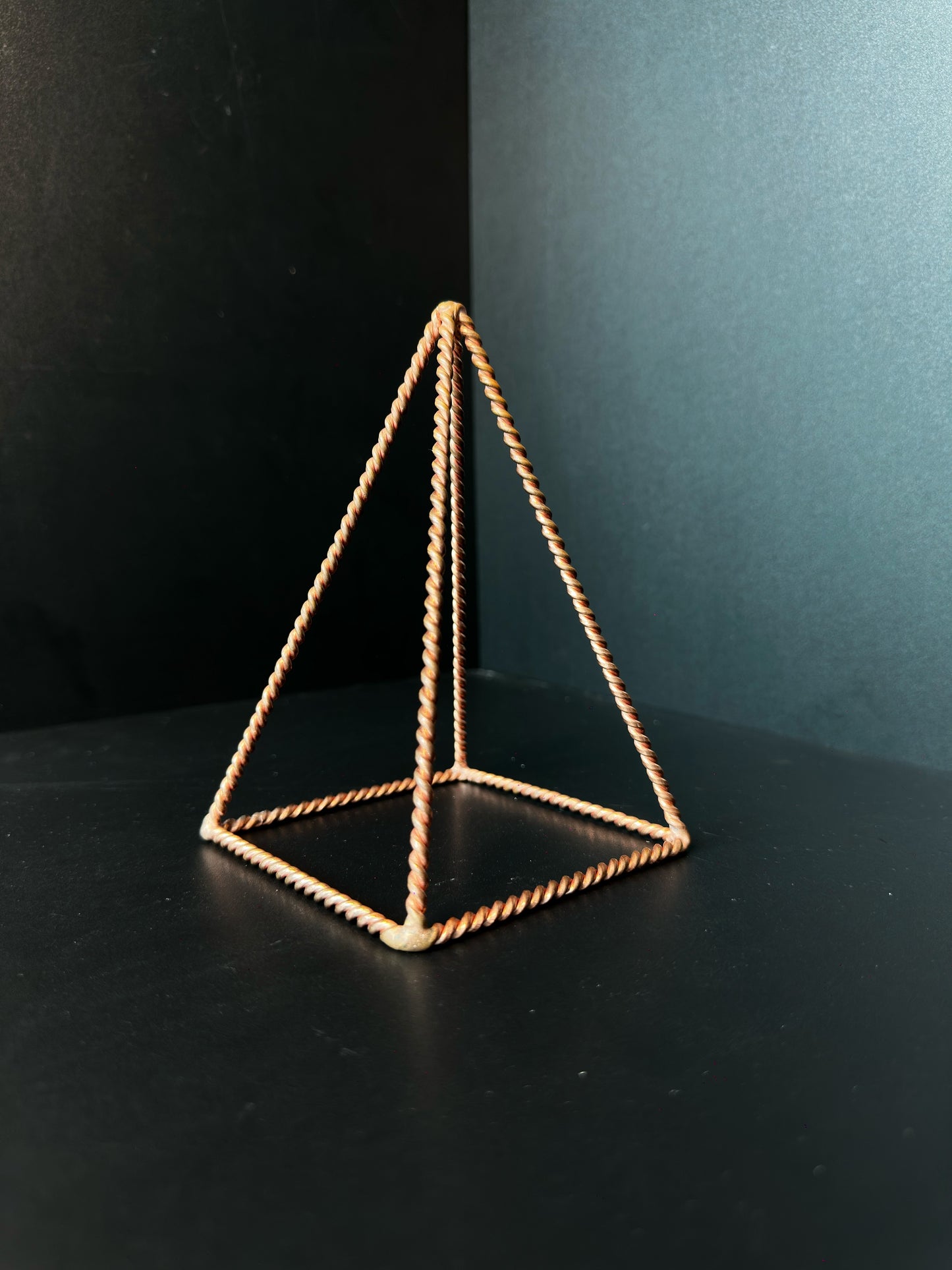 Pure copper wire pyramid for crystal charging and meditation, Giza sacred geometry design
